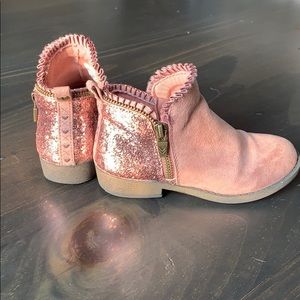 Adorable Girls Pink Glitter Dr. Scholls Booties 11